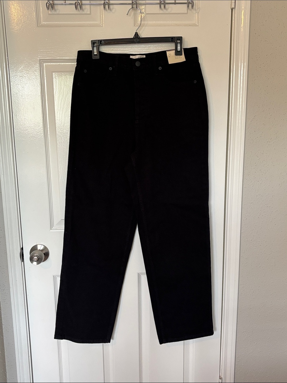 219. Universal Thread Black Jeans - Highest-Rise Straight Fit NEW Size 10